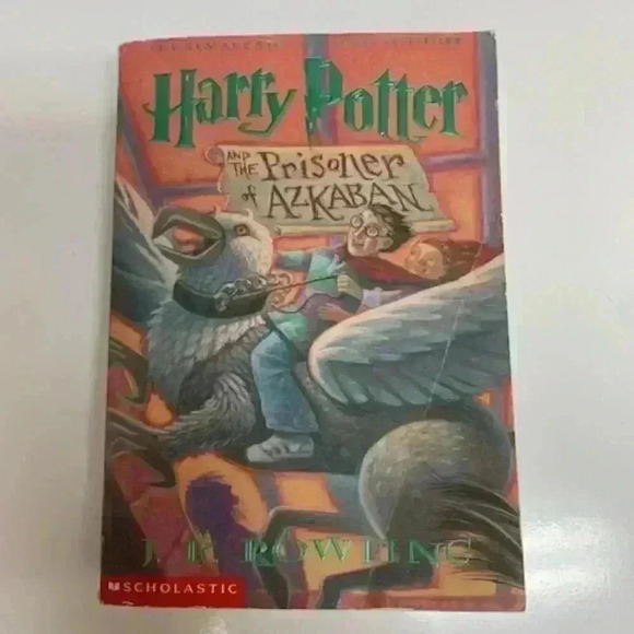 Harry Potter and the Prisoner of Azkaban  Book - Picture 1 of 5